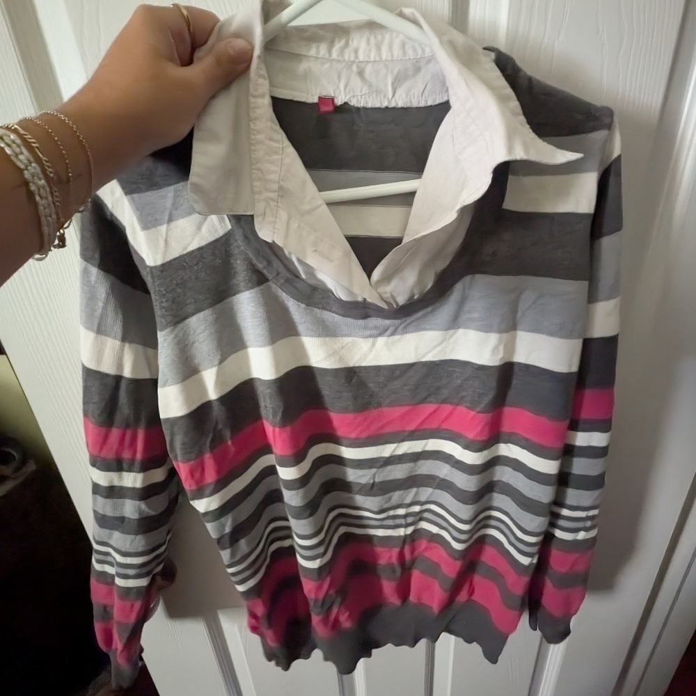 Striped Gray and Pink Sweater with White Collar